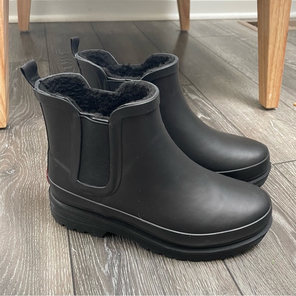 Chooka Plush Chelsea Rain Boots ankle women’s size  7 black - Picture 1 of 7